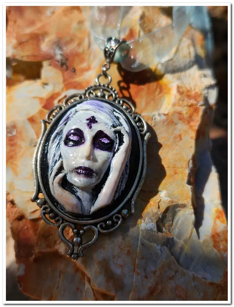 Living Dead Cameo Choker